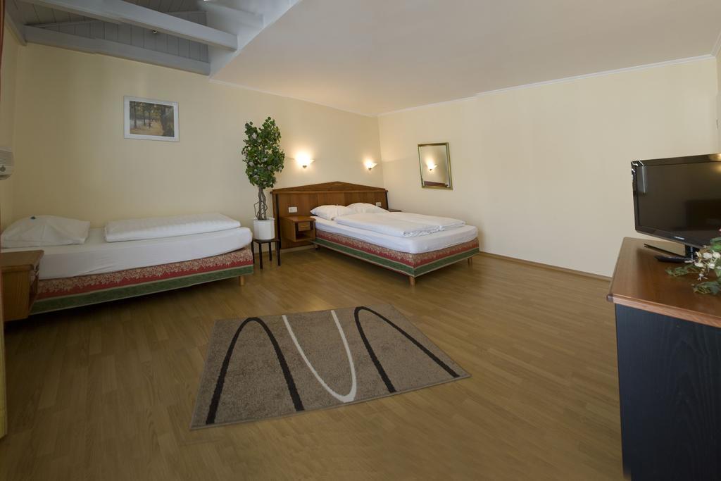 Aparthotel Landau An Der Isar Værelse billede